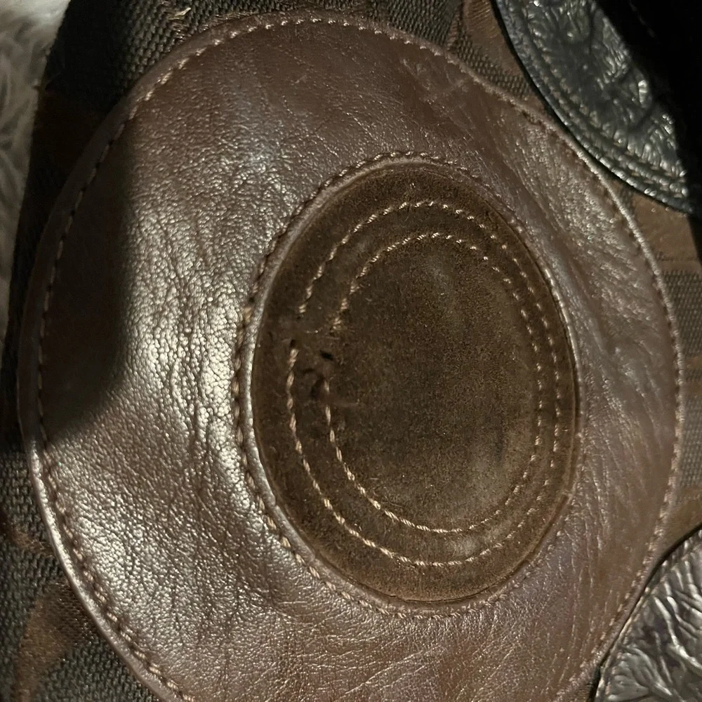 Coach East /West handbag - Picture 6 of 9